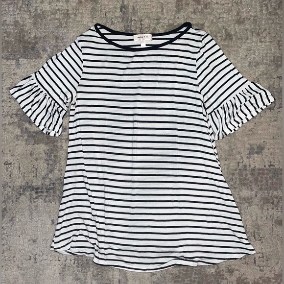 Hailey & Co Striped Black and White Top size medium - Picture 1 of 3